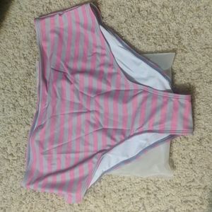 Brand new swim bottoms size L, never tried on